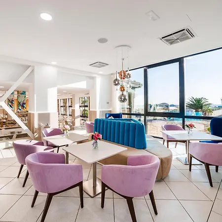 Hotel Ariane - Beachfront, Breakfast Xxl & Sea View