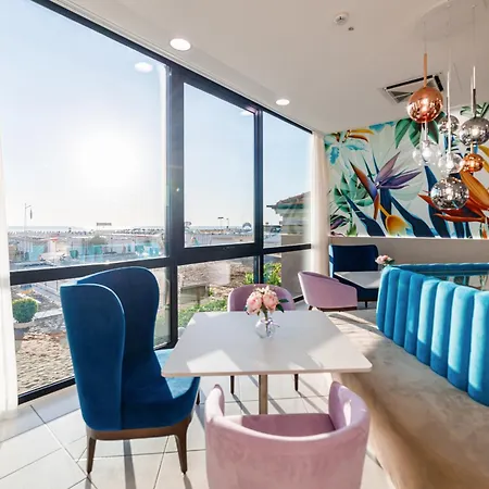 Ariane - Beachfront, Breakfast Xxl & Sea View Rimini