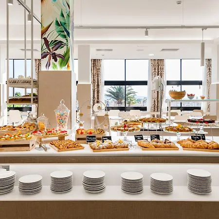 Ariane - Beachfront, Breakfast Xxl & Sea View Rimini