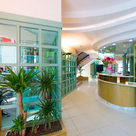 Ariane - Beachfront, Breakfast Xxl & Sea View Hotel 3*
