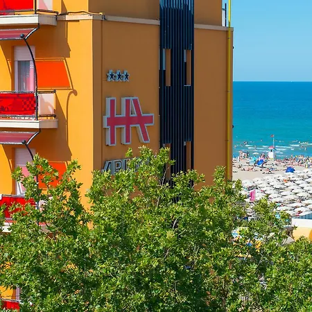Ariane - Beachfront, Breakfast Xxl & Sea View 3* Rimini