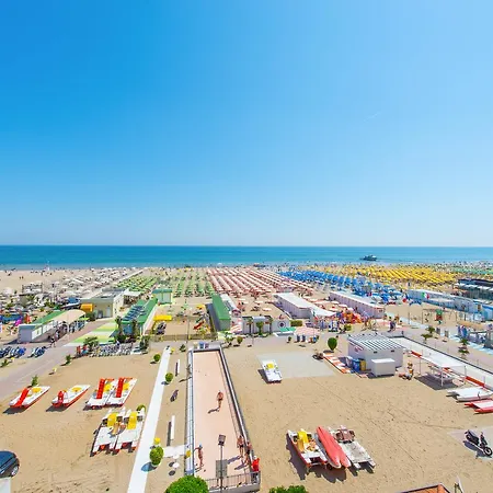 מלון Ariane - Beachfront, Xxl Breakfast & Sea View 3*