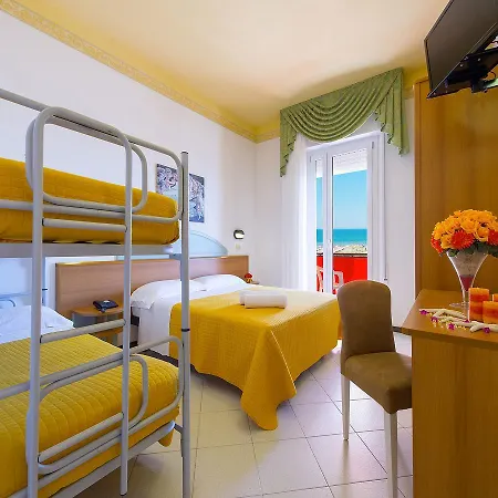 Ariane - Beachfront, Breakfast Xxl & Sea View 3* Rimini