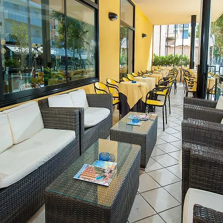 Ariane - Beachfront, Breakfast Xxl & Sea View 3* Rimini