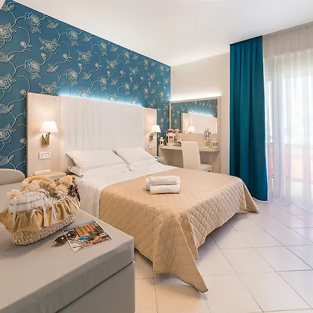 Ariane - Beachfront, Breakfast Xxl & Sea View Rimini