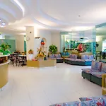 Ariane - Beachfront, Xxl Breakfast & Sea View Hotel