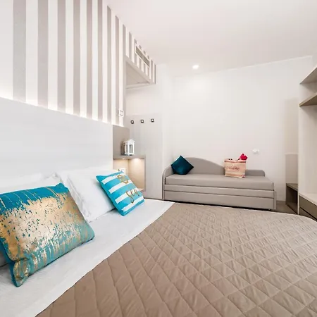 Ariane - Beachfront, Xxl Breakfast & Sea View