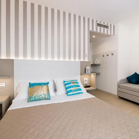 Ariane - Beachfront, Xxl Breakfast & Sea View