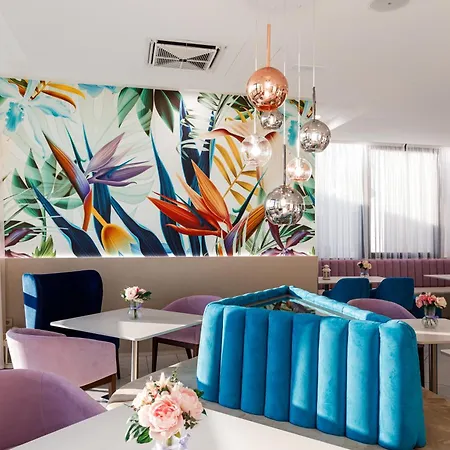 Ariane - Beachfront, Xxl Breakfast & Sea View 호텔 리미니