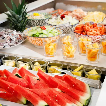 Ariane - Beachfront, Xxl Breakfast & Sea View 3*