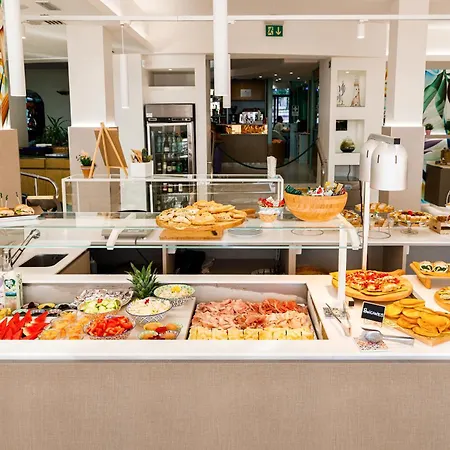 מלון Ariane - Beachfront, Xxl Breakfast & Sea View 3*