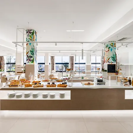 Ariane - Beachfront, Xxl Breakfast & Sea View 3*