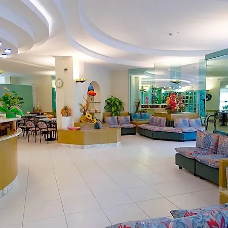 Hotel Ariane - Beachfront, Xxl Breakfast & Sea View 3*