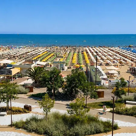 Ariane - Beachfront, Xxl Breakfast & Sea View רימיני