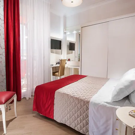 מלון Ariane - Beachfront, Xxl Breakfast & Sea View 3*