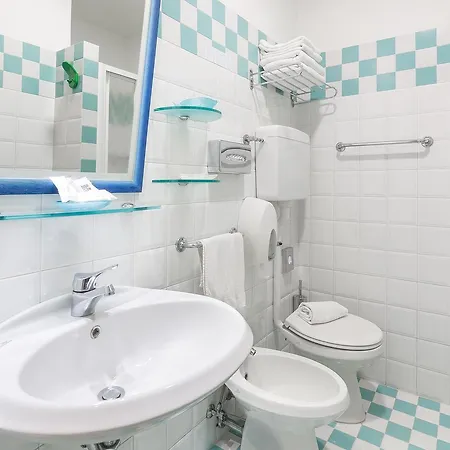 Ariane - Beachfront, Xxl Breakfast & Sea View 호텔