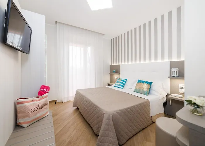 Hotel Ariane - Beachfront, Xxl Breakfast & Sea View Rimini