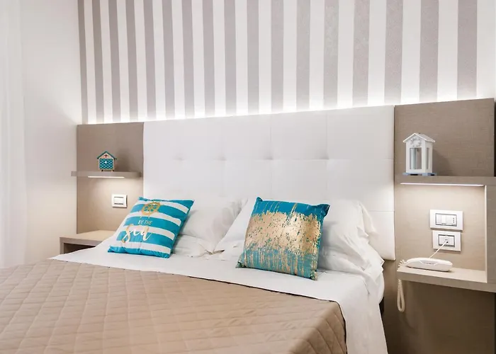 Hotel Ariane - Beachfront, Xxl Breakfast & Sea View 3*