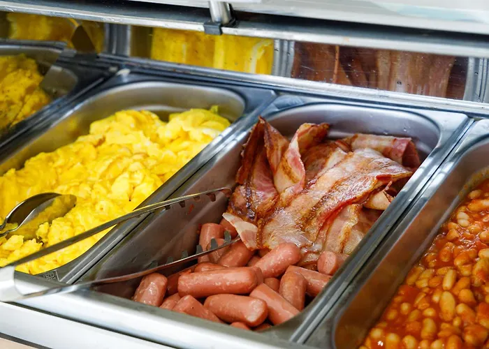 Ariane - Beachfront, Xxl Breakfast & Sea View Hotel 3*