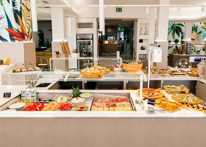 ホテル Ariane - Beachfront, Xxl Breakfast & Sea View 3*