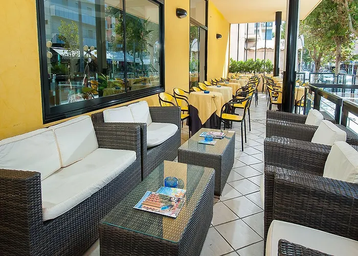 Ariane - Beachfront, Xxl Breakfast & Sea View 3* Rimini