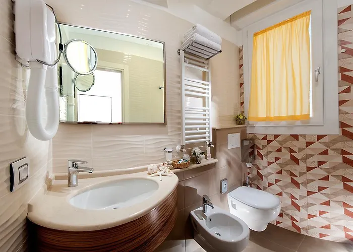 Ariane - Beachfront, Xxl Breakfast & Sea View Hotel Rimini