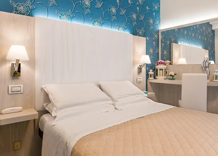 Ariane - Beachfront, Xxl Breakfast & Sea View Отель 3*