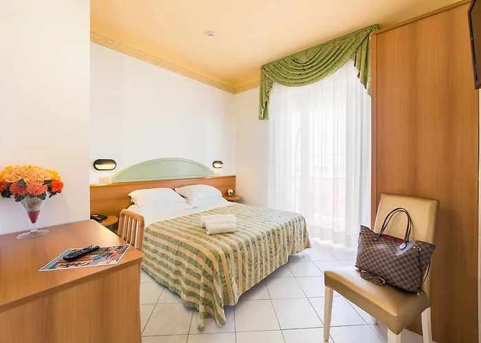 Hotel Ariane - Beachfront, Xxl Breakfast & Sea View 3*