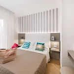 Ariane - Beachfront, Xxl Breakfast & Sea View Rimini