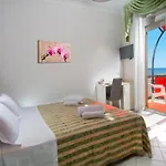 Ariane - Beachfront, Xxl Breakfast & Sea View Hotel Rimini
