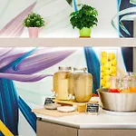 Ariane - Beachfront, Xxl Breakfast & Sea View Hotel 3*