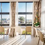 Ariane - Beachfront, Xxl Breakfast & Sea View Hotel 3*