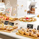 Ariane - Beachfront, Xxl Breakfast & Sea View Hotel 3*