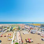 Hotel Ariane - Beachfront, Xxl Breakfast & Sea View 3*