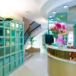 Ariane - Beachfront, Xxl Breakfast & Sea View ホテル 3*