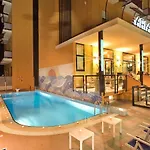 Ariane - Beachfront, Xxl Breakfast & Sea View Hotel