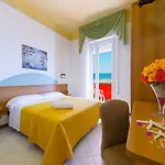 Hotel Ariane - Beachfront, Xxl Breakfast & Sea View Rimini