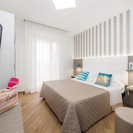 Hotel Ariane - Beachfront, Xxl Breakfast & Sea View Rimini