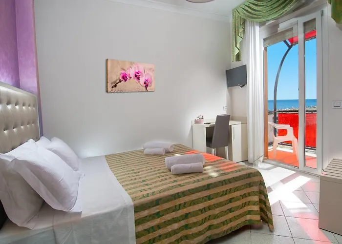 Ariane - Beachfront, Xxl Breakfast & Sea View Otel Rimini