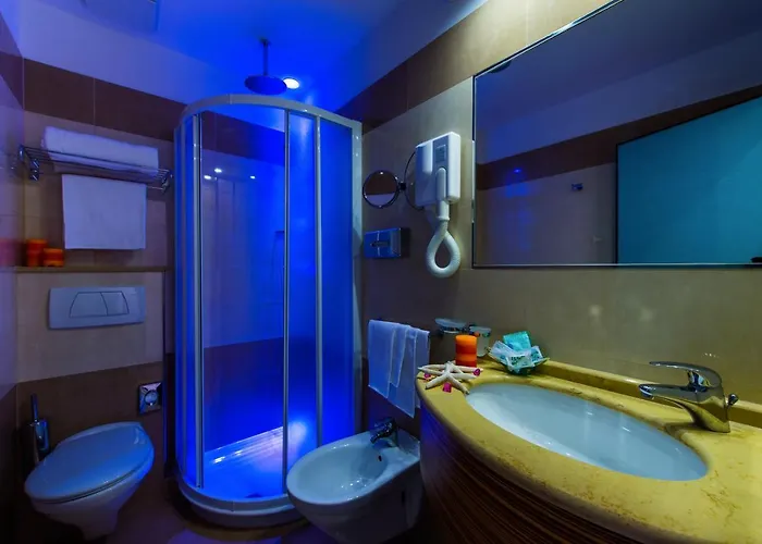 Otel Ariane - Beachfront, Xxl Breakfast & Sea View