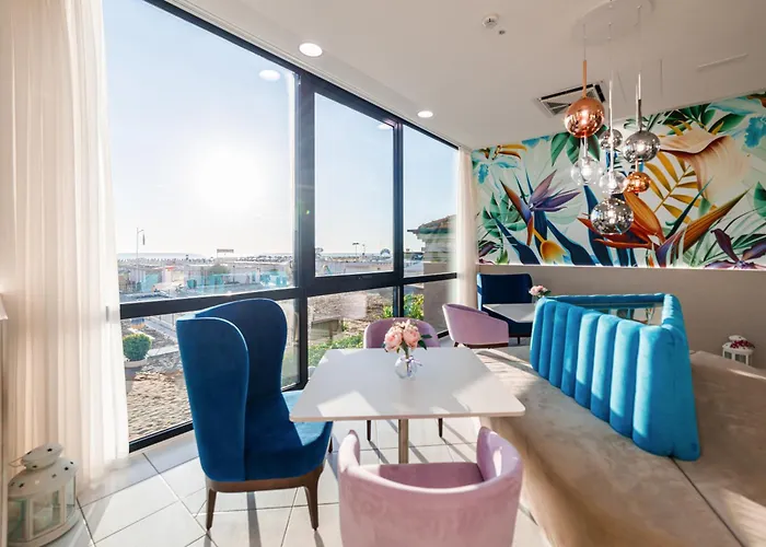 Ariane - Beachfront, Xxl Breakfast & Sea View Rimini