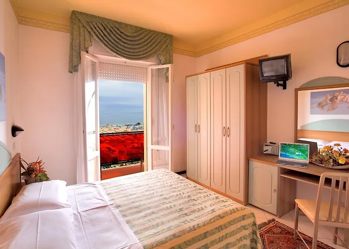 Ariane - Beachfront, Xxl Breakfast & Sea View 3*