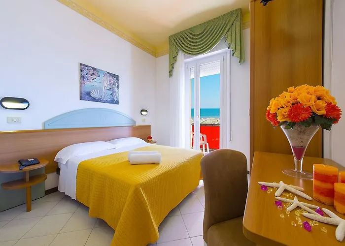 Otel Ariane - Beachfront, Xxl Breakfast & Sea View Rimini