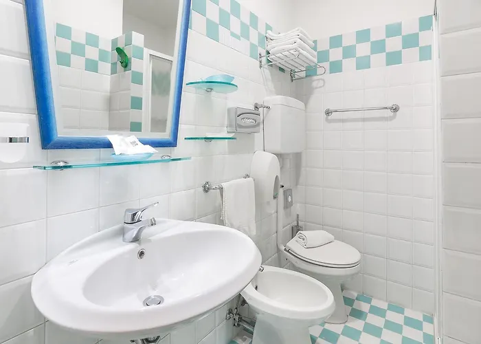 Ariane - Beachfront, Xxl Breakfast & Sea View Otel