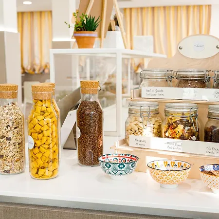 فندق Ariane - Beachfront, Xxl Breakfast & Sea View 3*