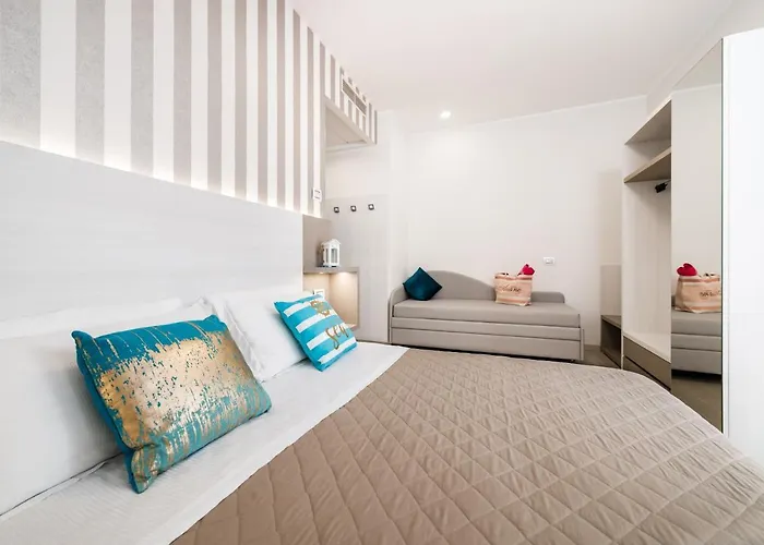 Ariane - Beachfront, Xxl Breakfast & Sea View