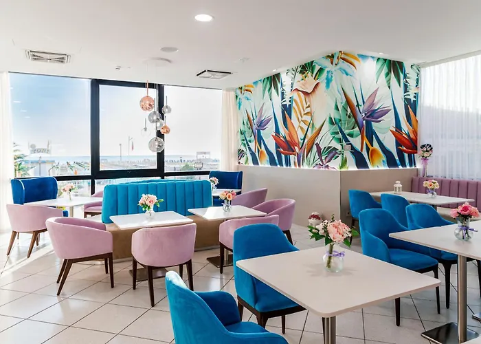 Ariane - Beachfront, Xxl Breakfast & Sea View 3* ريميني