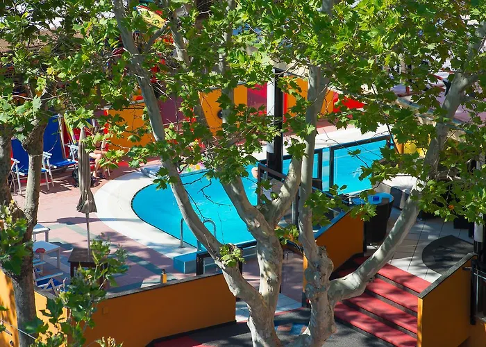 Ariane - Beachfront, Xxl Breakfast & Sea View فندق 3*