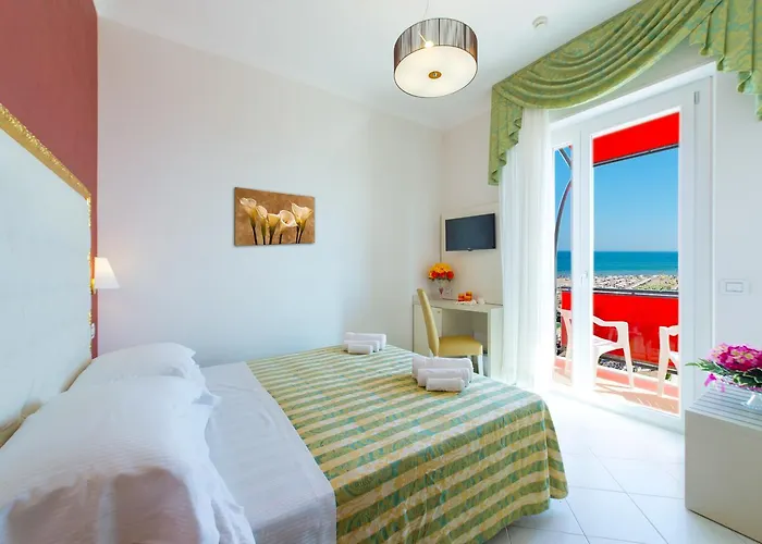 Ariane - Beachfront, Xxl Breakfast & Sea View ريميني