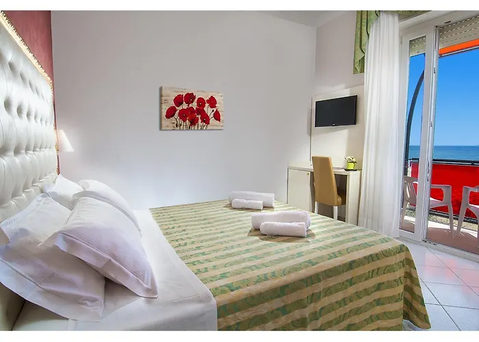 فندق Ariane - Beachfront, Xxl Breakfast & Sea View ريميني